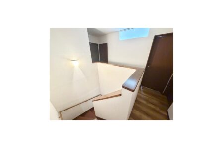 シンフォニータウン妙見の室内階段